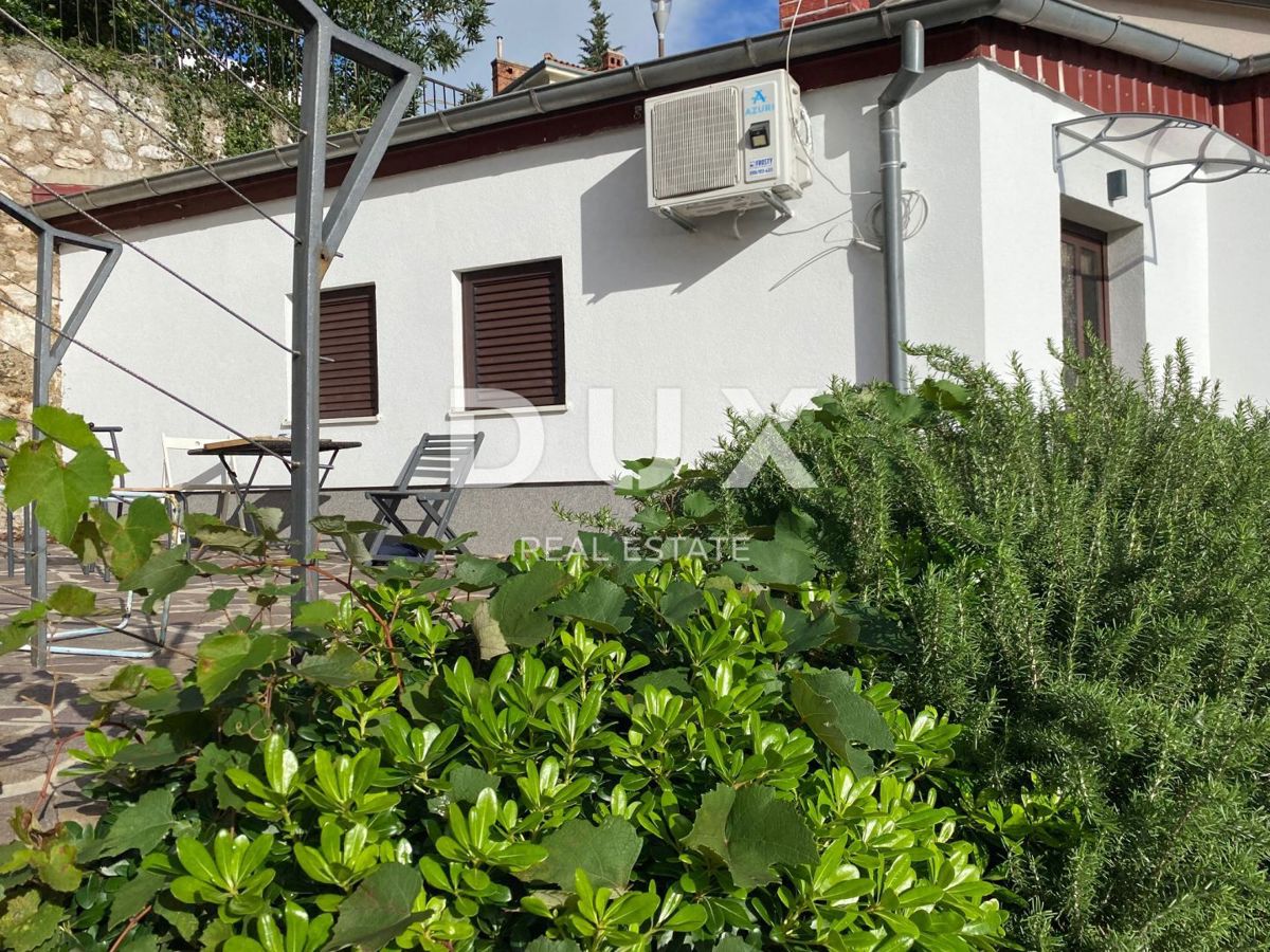 RIJEKA, KRIMEA - 2 case indipendenti con vista mare + 2 annessi + giardino! OPPORTUNITÀ!