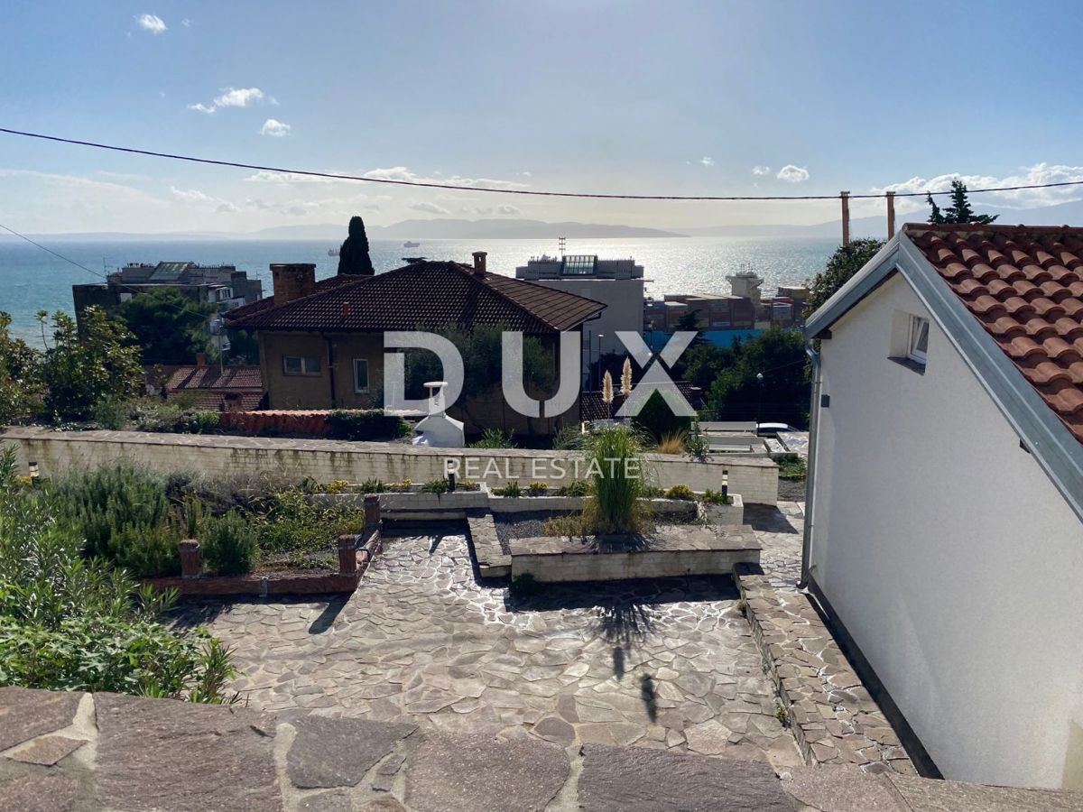 RIJEKA, KRIMEA - 2 case indipendenti con vista mare + 2 annessi + giardino! OPPORTUNITÀ!