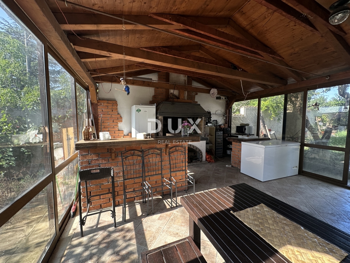 ZADAR, MURVICA – Taverna con piscina e giardino!