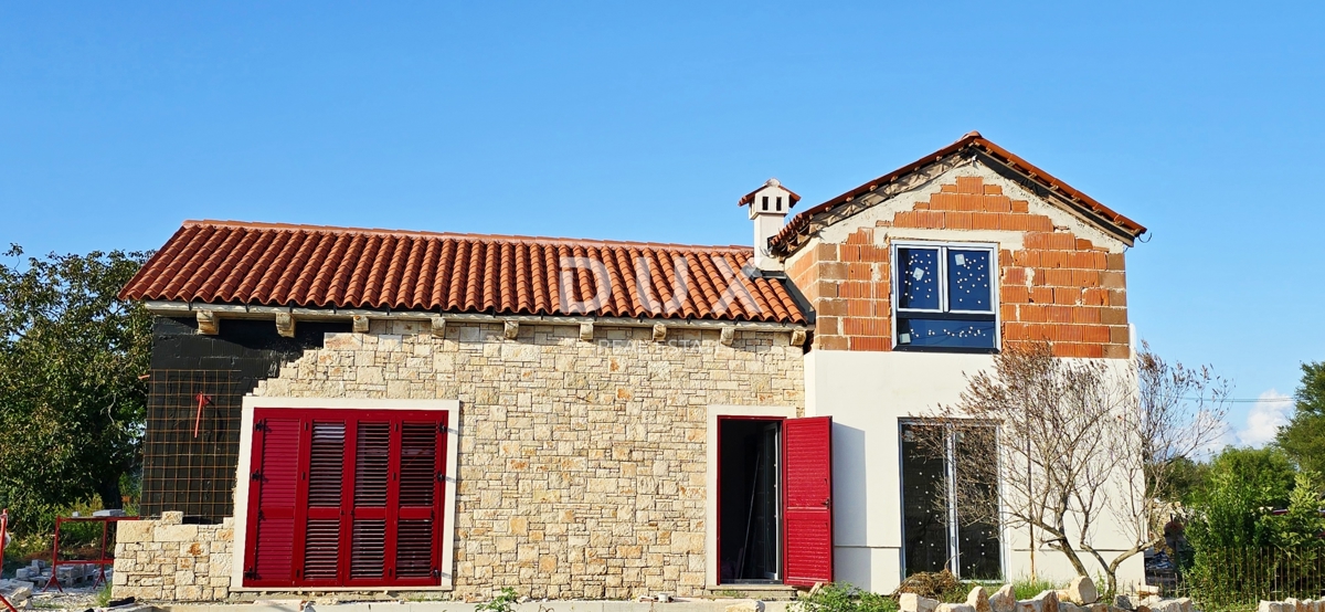 ISTRIA, ŠTOKOVCI - villa "chiavi in mano" con piscina nel cuore dell'Istria