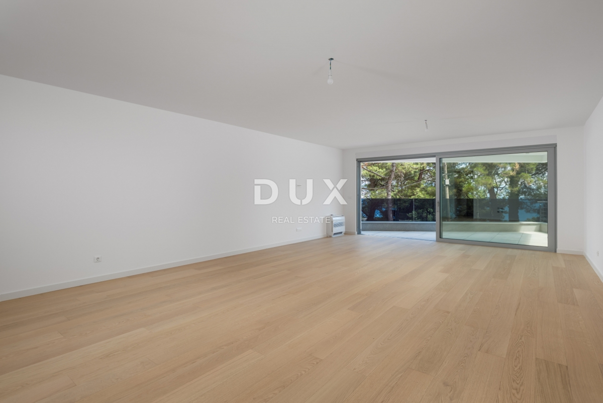 ABBAZIA, CENTRO - lussuoso edificio residenziale e commerciale con 7 appartamenti, garage e piscina nel centro di Abbazia