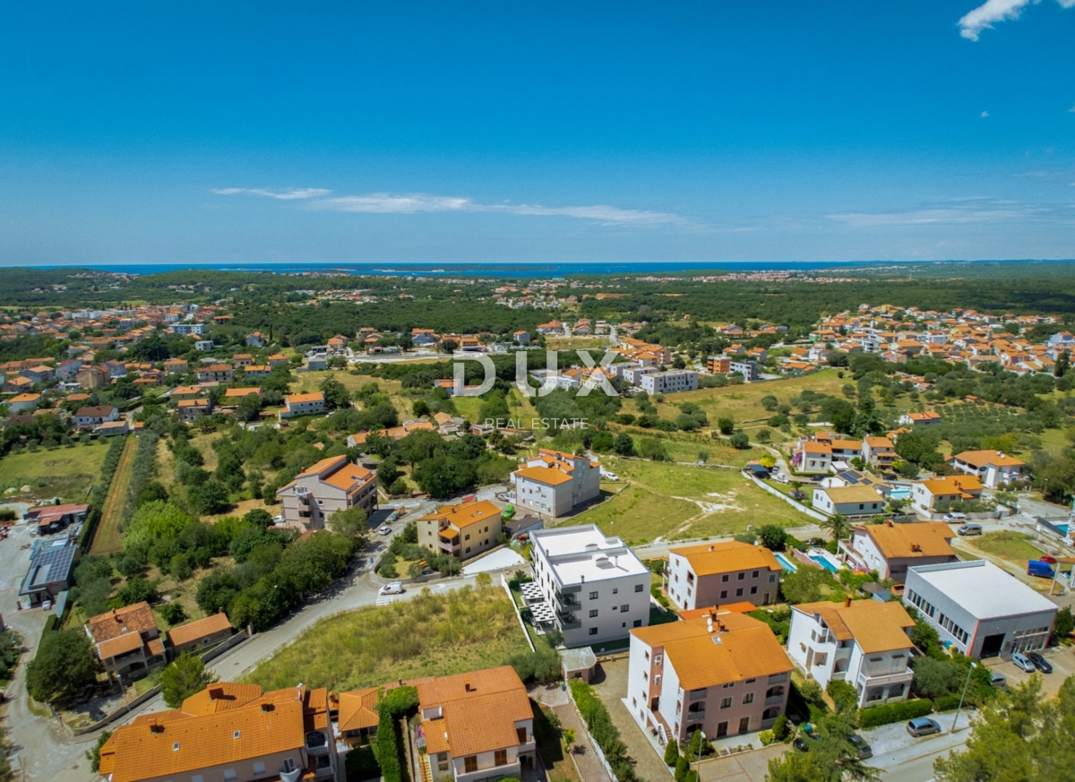 ISTRIA, POLA - Nuovo edificio moderno! 1° piano, terrazza coperta! 