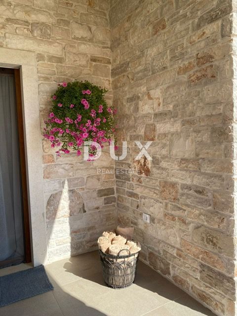 ISTRIA, NOVIGRAD - Casa mediterranea con piscina