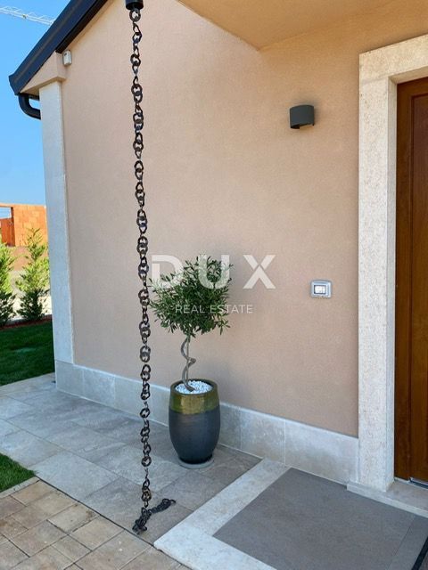 ISTRIA, NOVIGRAD - Casa mediterranea con piscina