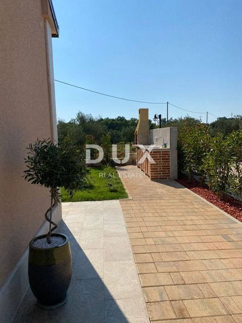 ISTRIA, NOVIGRAD - Casa mediterranea con piscina