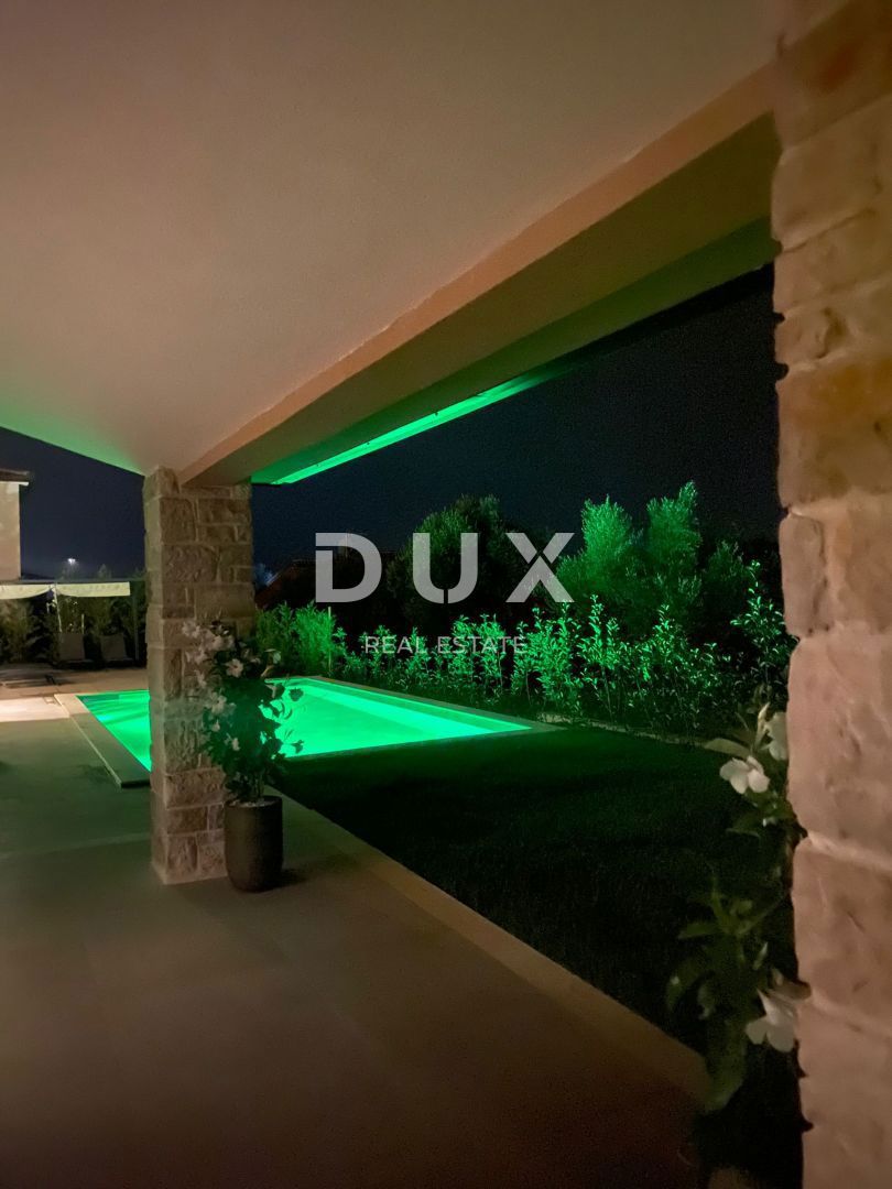 ISTRIA, NOVIGRAD - Casa mediterranea con piscina