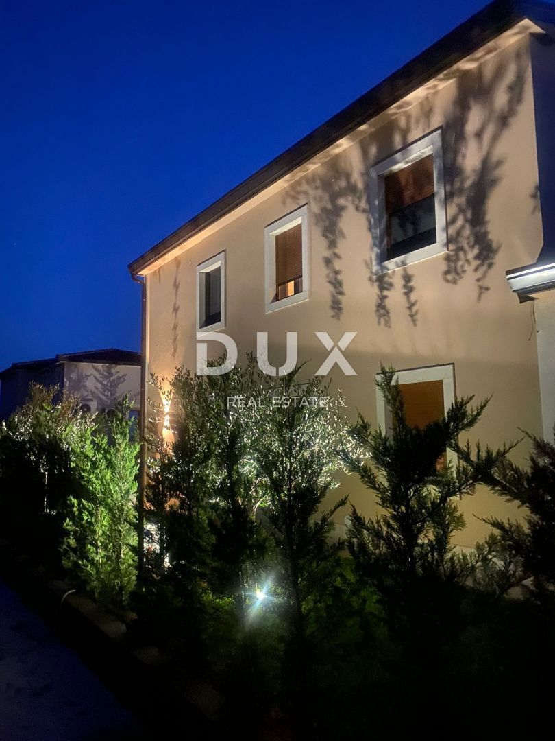 ISTRIA, NOVIGRAD - Casa mediterranea con piscina