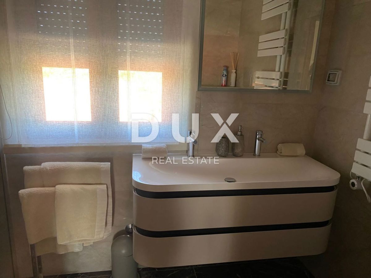 ISTRIA, NOVIGRAD - Casa mediterranea con piscina