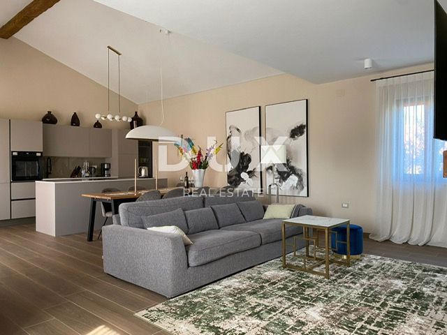 ISTRIA, NOVIGRAD - Casa mediterranea con piscina