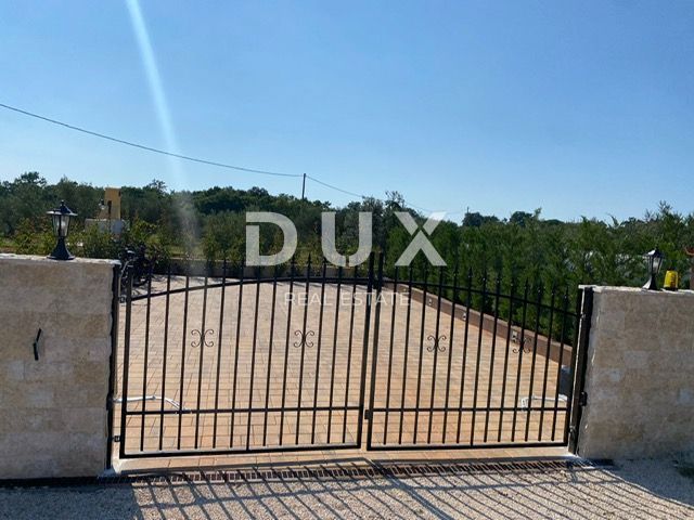 ISTRIA, NOVIGRAD - Casa mediterranea con piscina