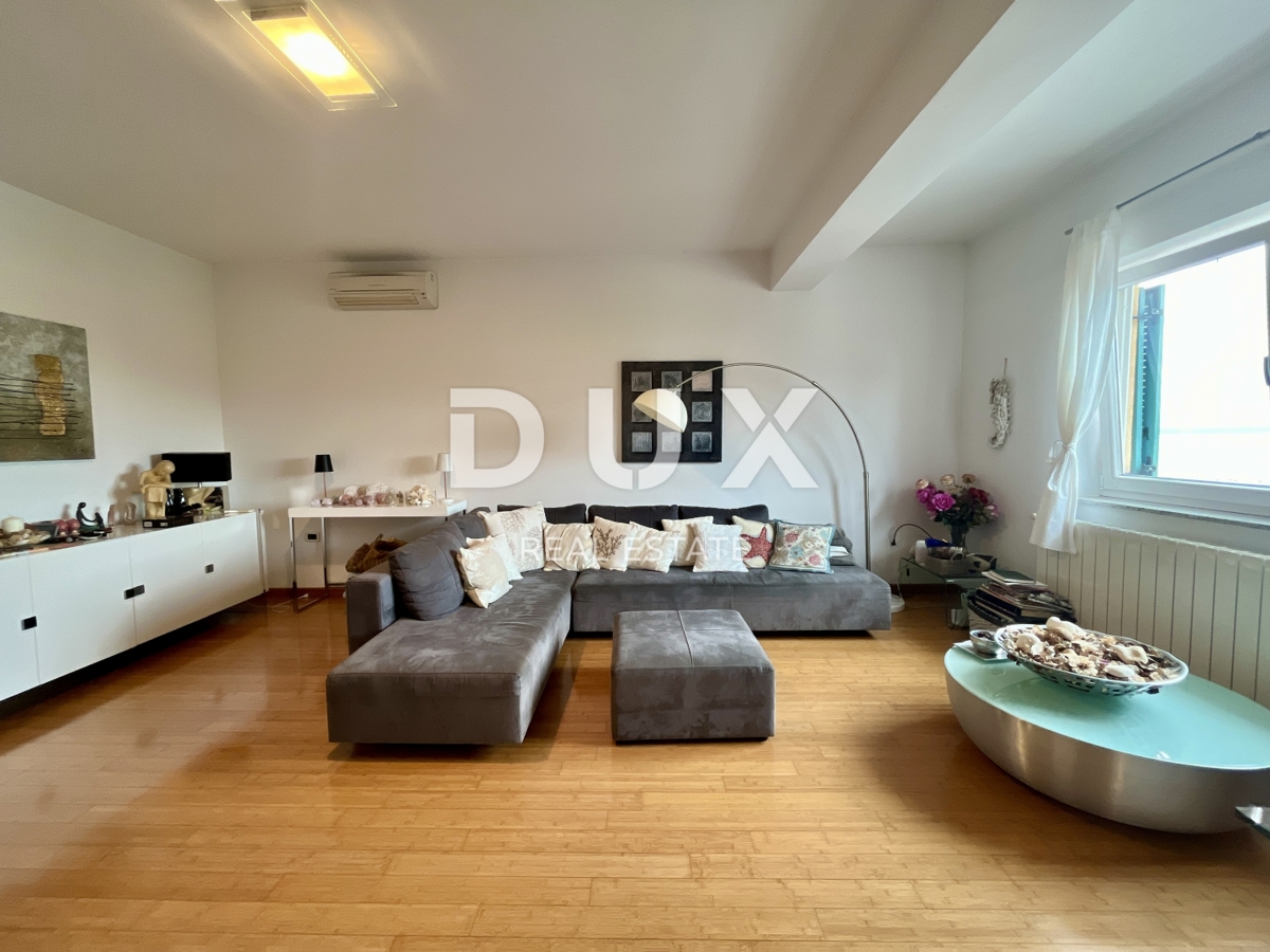 OPATIJA, IČIĆI - Un'oasi intima con un'ampia terrazza a 300 metri dalla spiaggia con vista sul mare