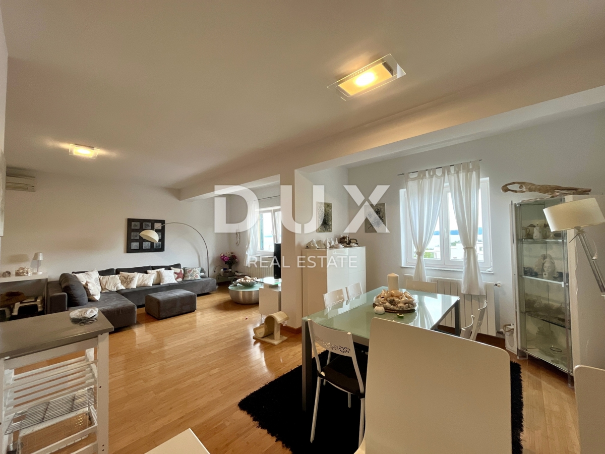 OPATIJA, IČIĆI - Un'oasi intima con un'ampia terrazza a 300 metri dalla spiaggia con vista sul mare