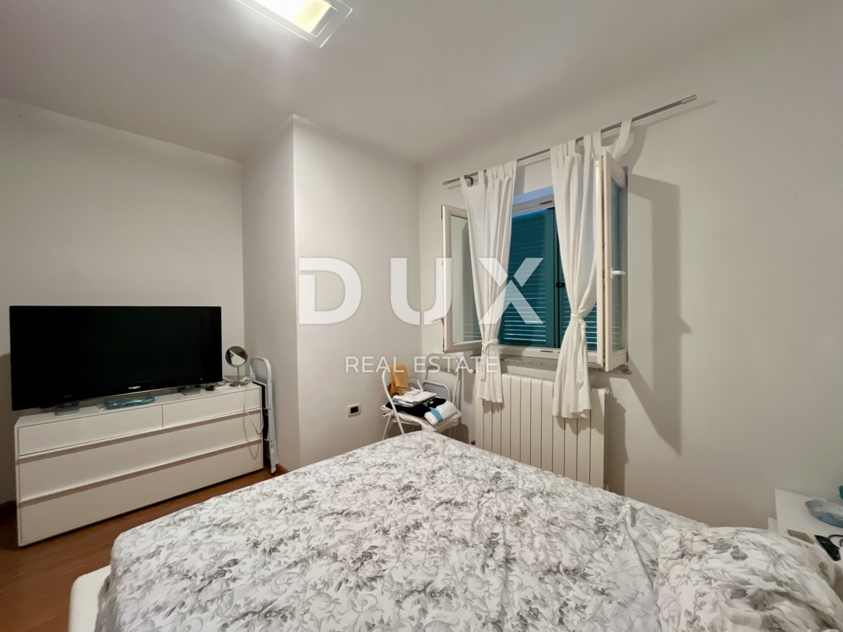 OPATIJA, IČIĆI - Un'oasi intima con un'ampia terrazza a 300 metri dalla spiaggia con vista sul mare