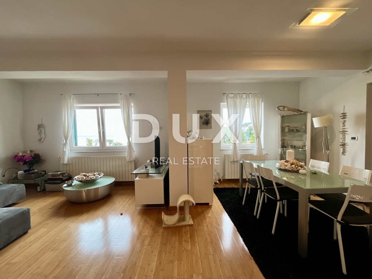 OPATIJA, IČIĆI - Un'oasi intima con un'ampia terrazza a 300 metri dalla spiaggia con vista sul mare