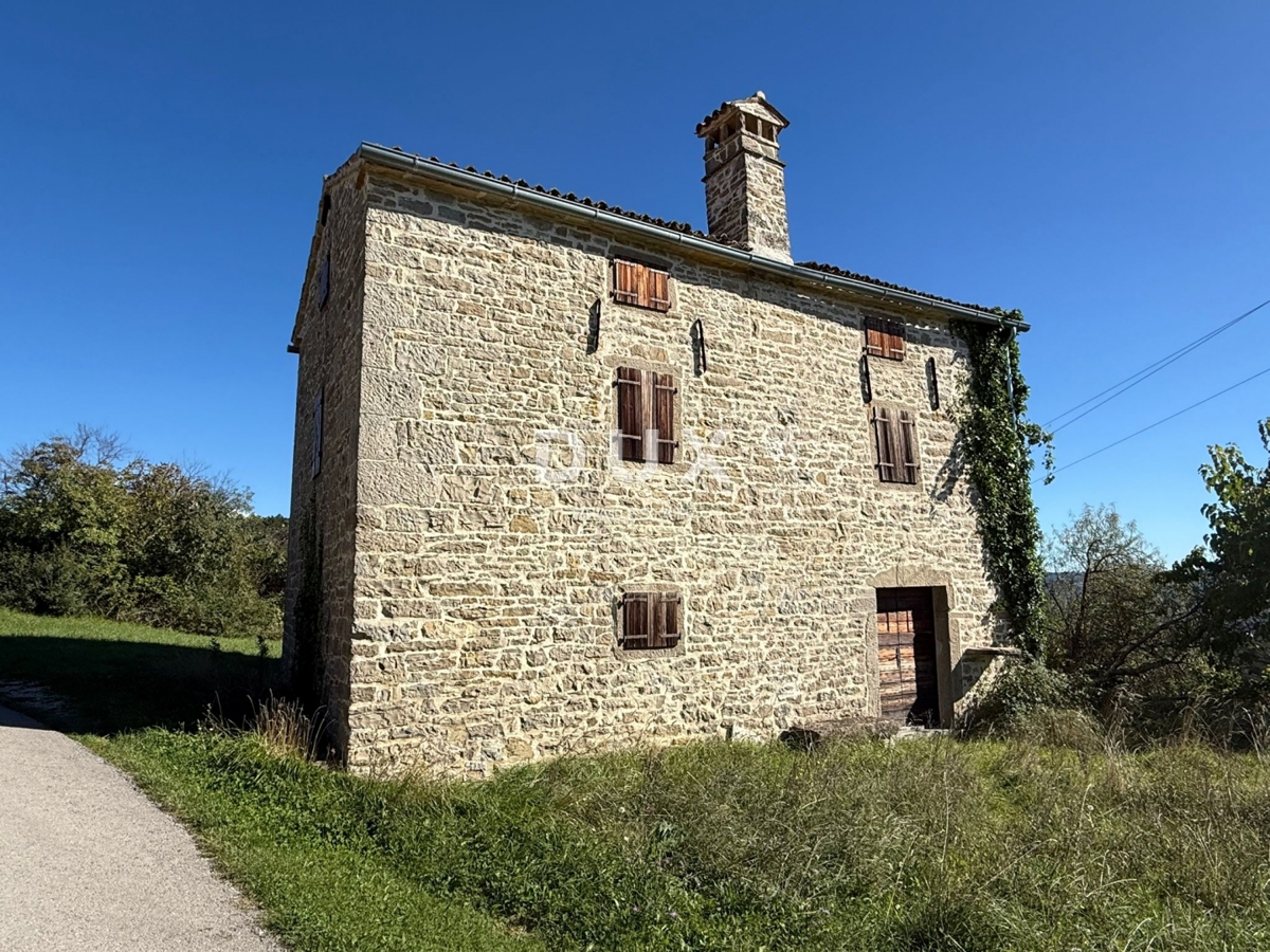 ISTRIA, GROŽNJAN - Autentica casa indipendente in pietra