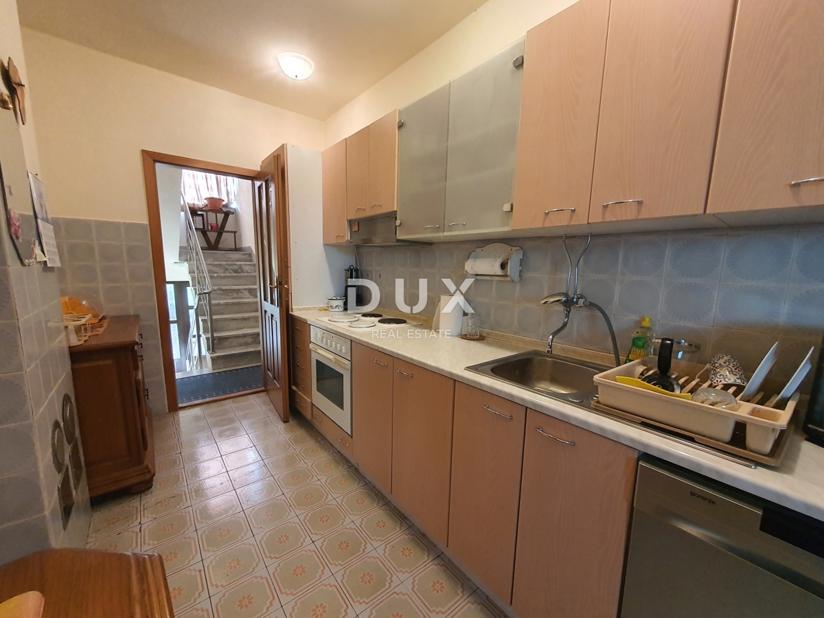 KASTAV, ĆIKOVIĆI - casa con vista mare e grande potenziale abitativo