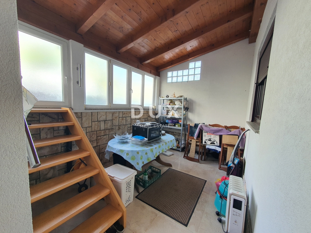 KASTAV, ĆIKOVIĆI - casa con vista mare e grande potenziale abitativo