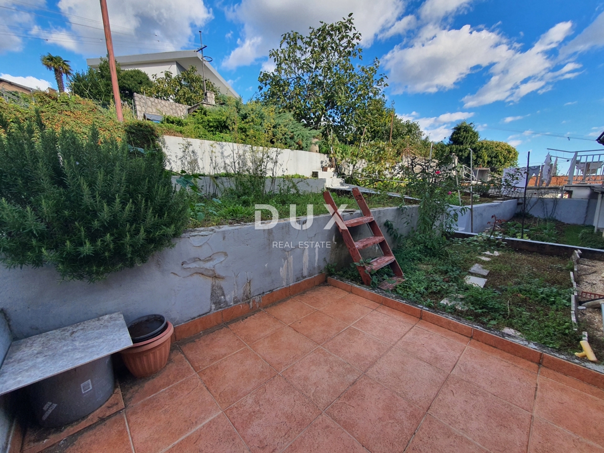 KASTAV, ĆIKOVIĆI - casa con vista mare e grande potenziale abitativo