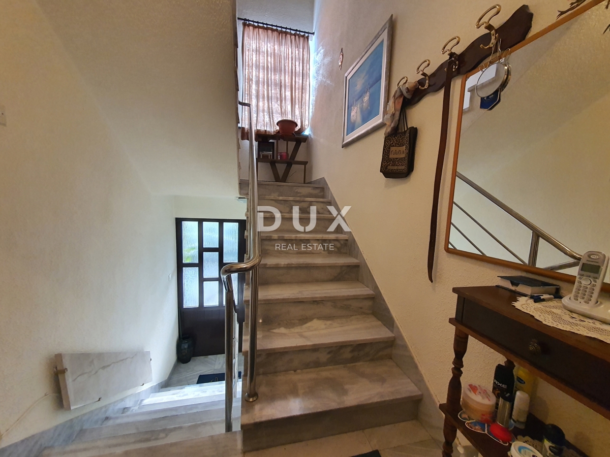 KASTAV, ĆIKOVIĆI - casa con vista mare e grande potenziale abitativo