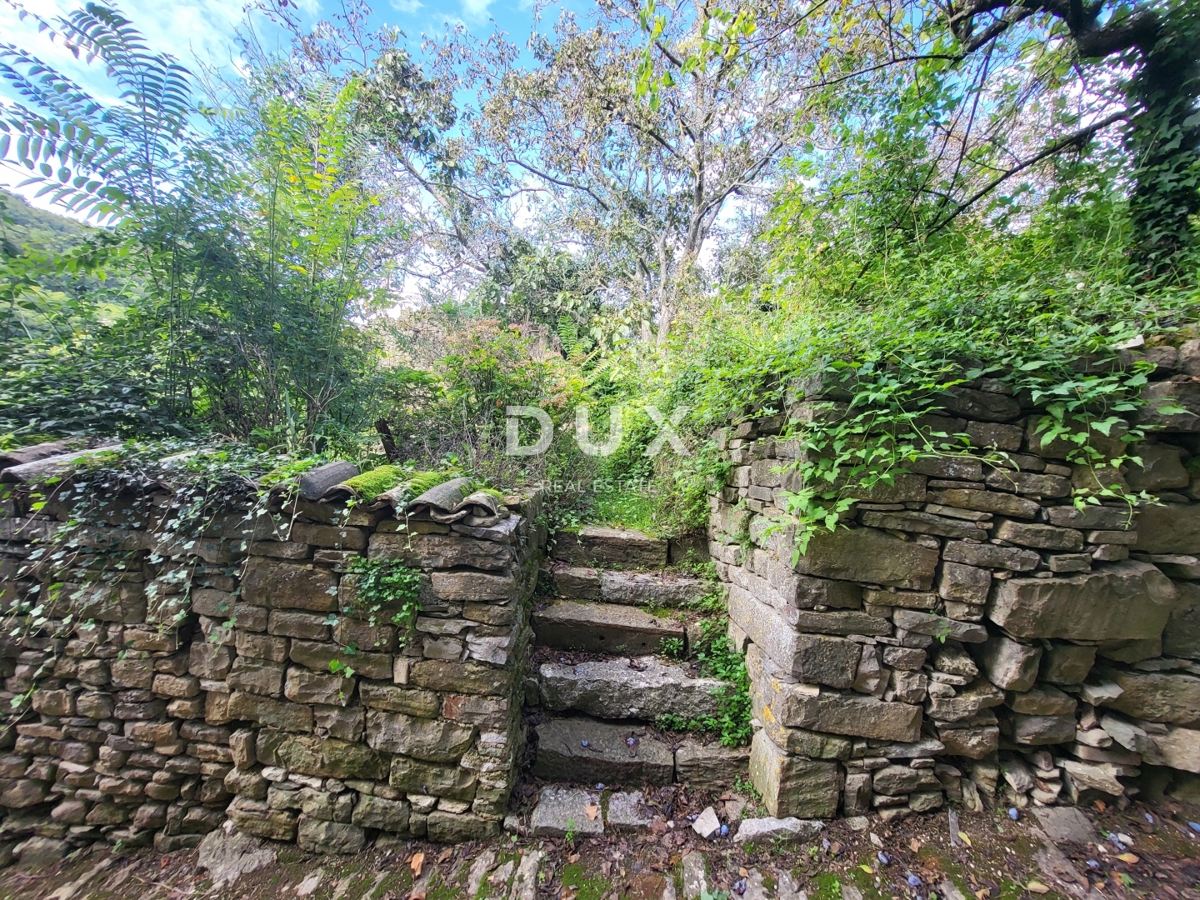 ISTRIA, GROŽNJAN - Edifici in pietra da ricostruire