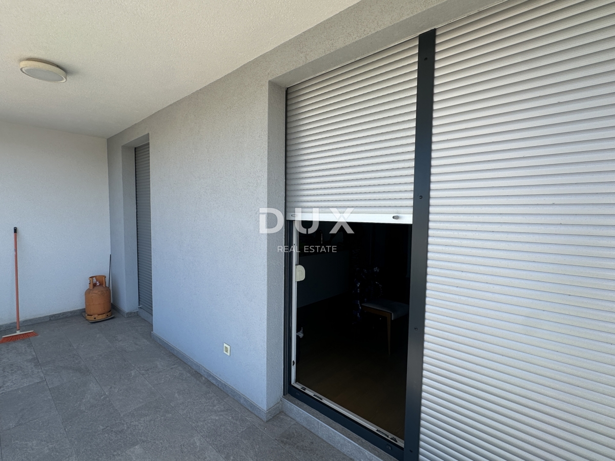 ZADAR, RELJA - Appartamento esclusivo con due posti auto in garage, posizione top!