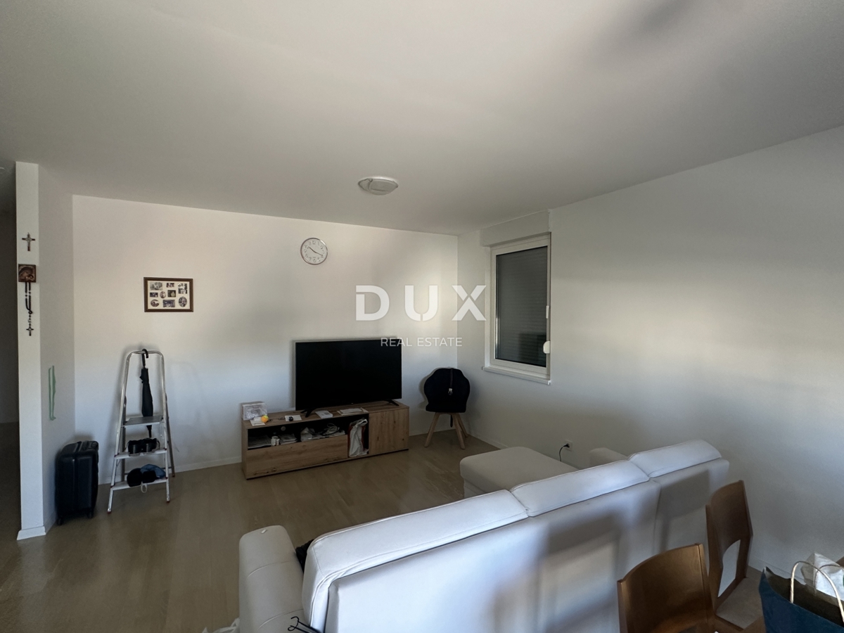 ZADAR, RELJA - Appartamento esclusivo con due posti auto in garage, posizione top!