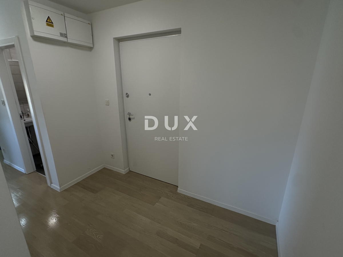 ZADAR, RELJA - Appartamento esclusivo con due posti auto in garage, posizione top!