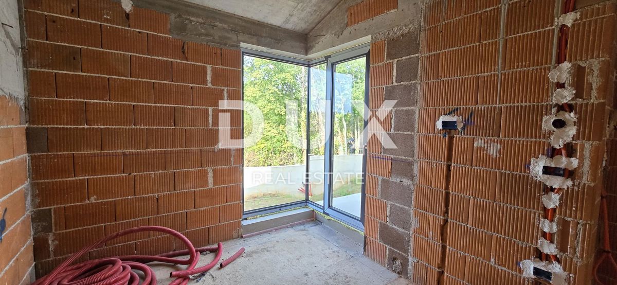 ISTRIA, BARBAN - Moderna casa bifamiliare con piscina