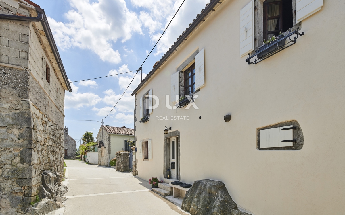 ISTRIA, GRACIŠĆE - VILLA RUSTICA CON PISCINA INTERNA ED ESTERNA, SAUNA E UNA COMBINAZIONE DI LUSSO E AUTENTICITÀ