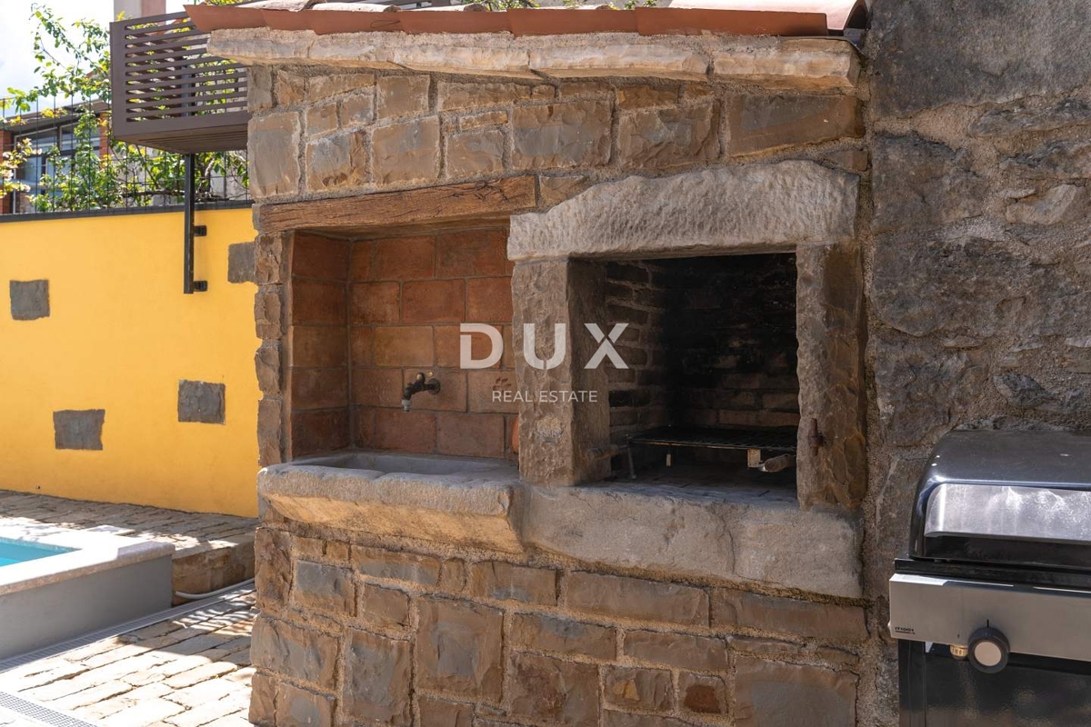 ISTRIA, GRACIŠĆE - VILLA RUSTICA CON PISCINA INTERNA ED ESTERNA, SAUNA E UNA COMBINAZIONE DI LUSSO E AUTENTICITÀ