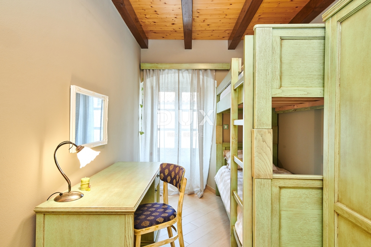 ISTRIA, GRACIŠĆE - VILLA RUSTICA CON PISCINA INTERNA ED ESTERNA, SAUNA E UNA COMBINAZIONE DI LUSSO E AUTENTICITÀ