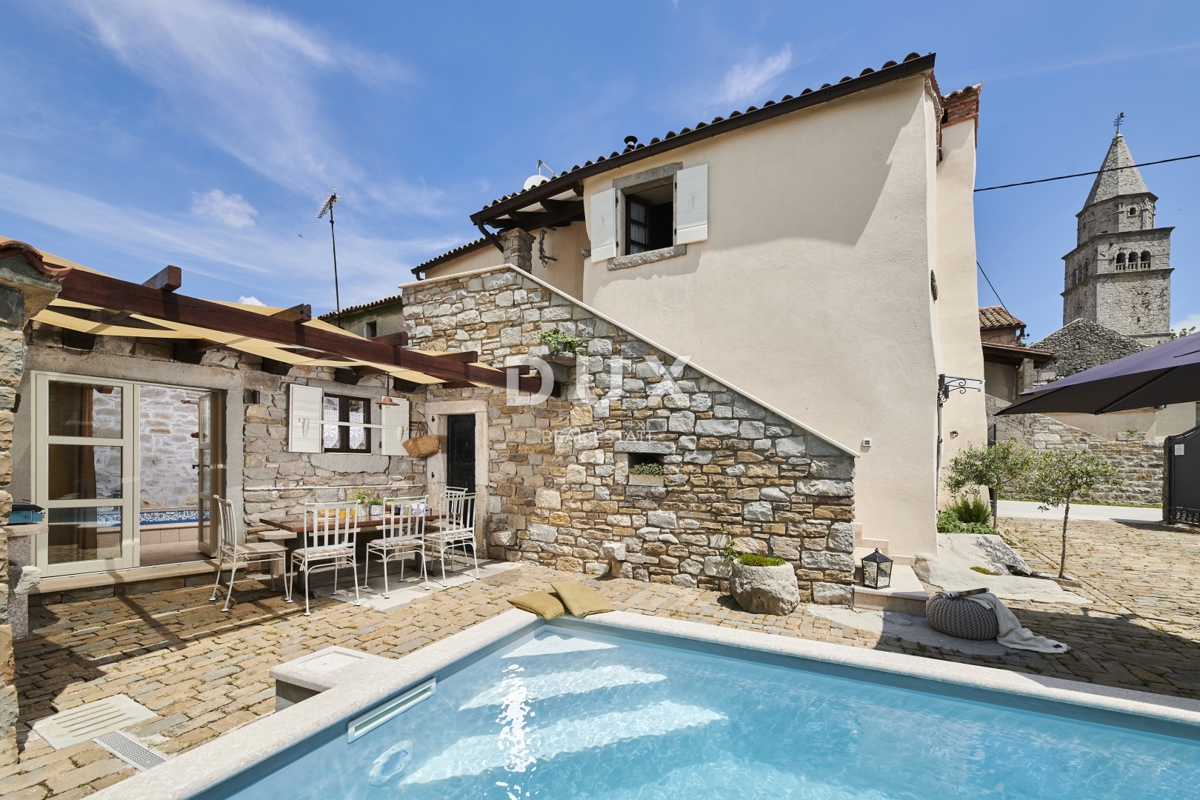 ISTRIA, GRACIŠĆE - VILLA RUSTICA CON PISCINA INTERNA ED ESTERNA, SAUNA E UNA COMBINAZIONE DI LUSSO E AUTENTICITÀ