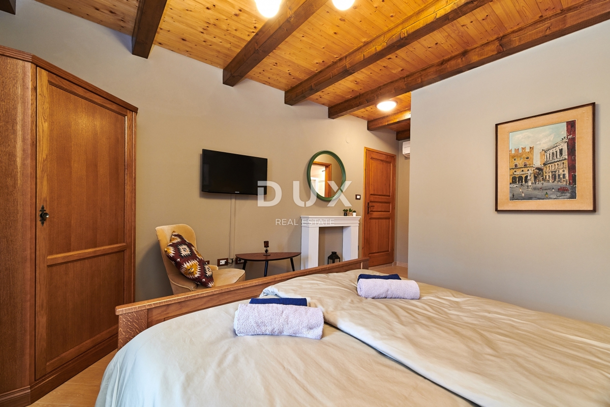 ISTRIA, GRACIŠĆE - VILLA RUSTICA CON PISCINA INTERNA ED ESTERNA, SAUNA E UNA COMBINAZIONE DI LUSSO E AUTENTICITÀ