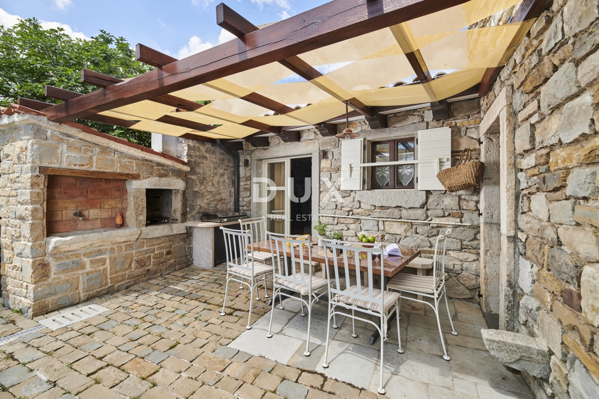 ISTRIA, GRACIŠĆE - VILLA RUSTICA CON PISCINA INTERNA ED ESTERNA, SAUNA E UNA COMBINAZIONE DI LUSSO E AUTENTICITÀ