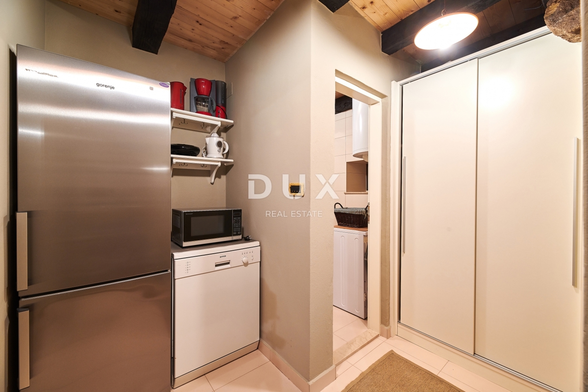 ISTRIA, GRACIŠĆE - VILLA RUSTICA CON PISCINA INTERNA ED ESTERNA, SAUNA E UNA COMBINAZIONE DI LUSSO E AUTENTICITÀ