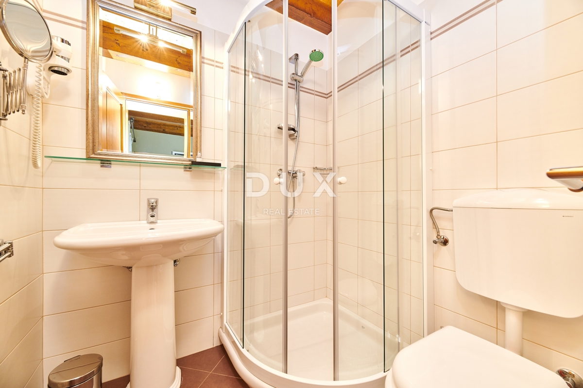 ISTRIA, GRACIŠĆE - VILLA RUSTICA CON PISCINA INTERNA ED ESTERNA, SAUNA E UNA COMBINAZIONE DI LUSSO E AUTENTICITÀ