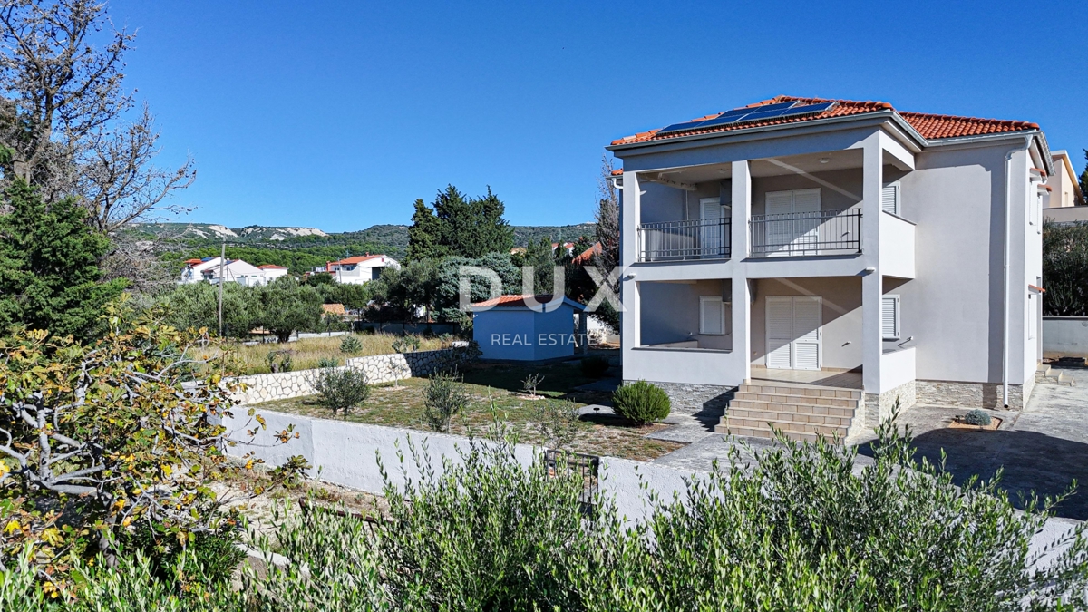 ISOLA DI RAB, BARBAT - Casa in ottima posizione a 100 m dal mare