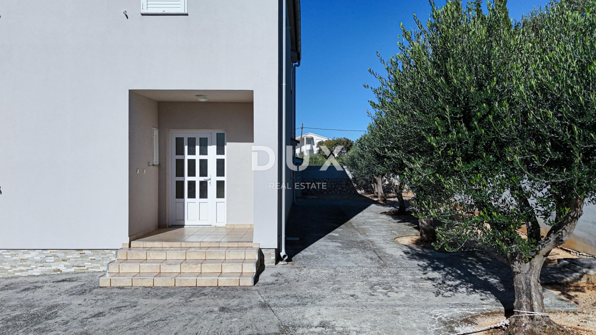 ISOLA DI RAB, BARBAT - Casa in ottima posizione a 100 m dal mare