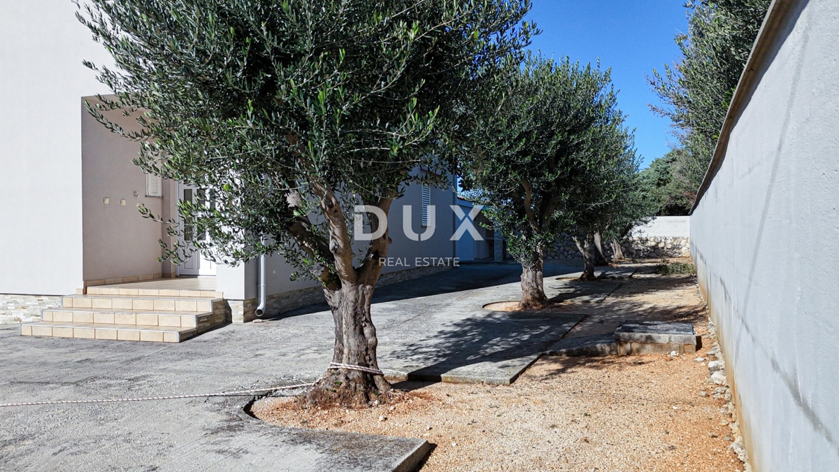 ISOLA DI RAB, BARBAT - Casa in ottima posizione a 100 m dal mare