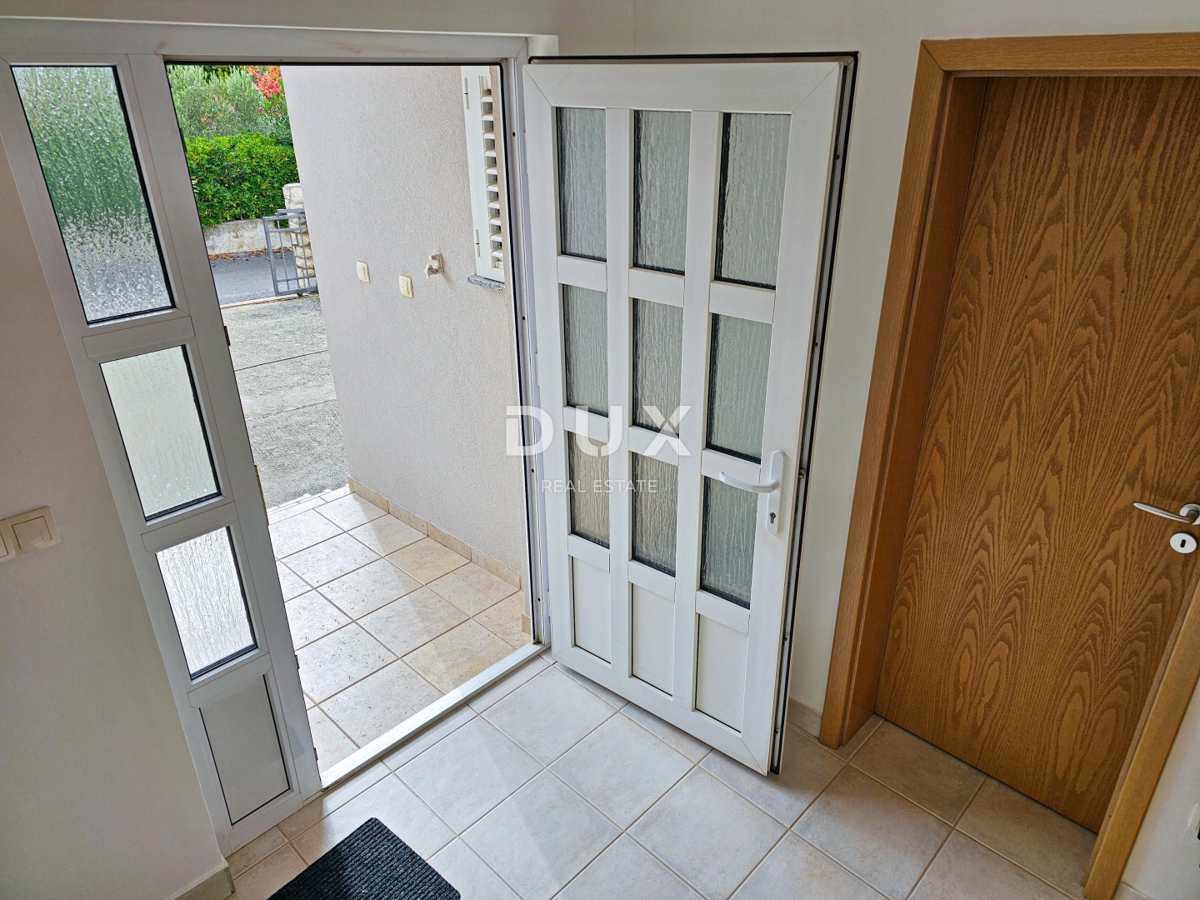 ISOLA DI RAB, BARBAT - Casa in ottima posizione a 100 m dal mare