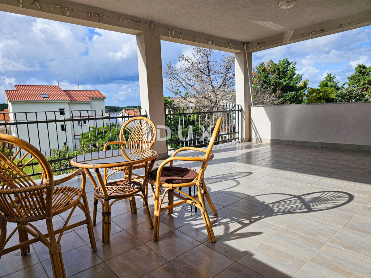 ISOLA DI RAB, BARBAT - Casa in ottima posizione a 100 m dal mare