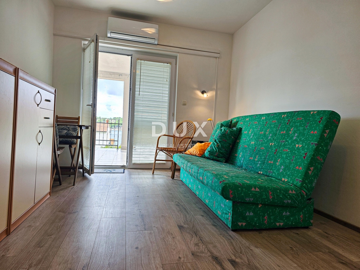 ISOLA DI RAB, BARBAT - Casa in ottima posizione a 100 m dal mare