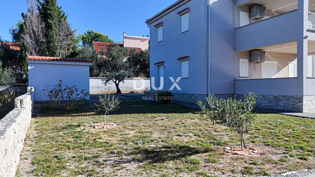 ISOLA DI RAB, BARBAT - Casa in ottima posizione a 100 m dal mare