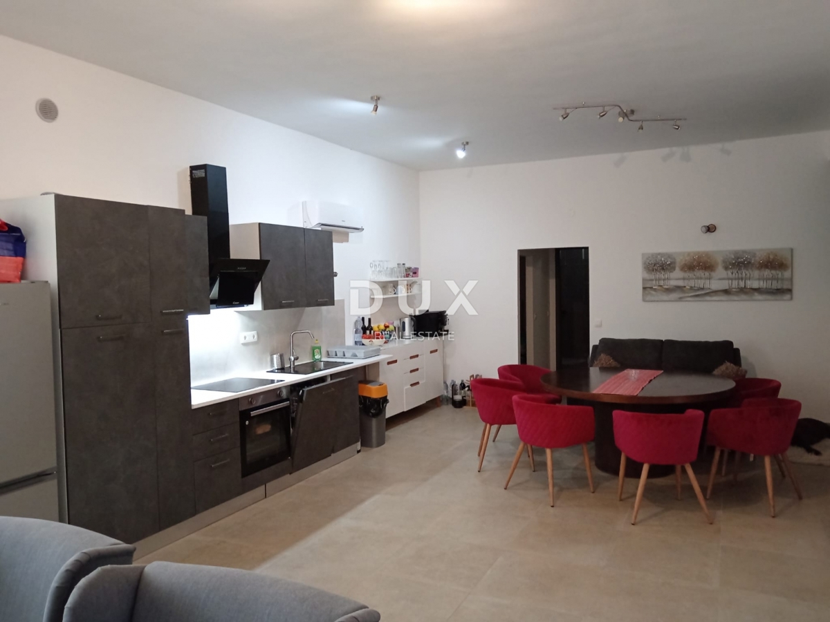 ISTRIA, VALTURA - Casa d'appartamenti