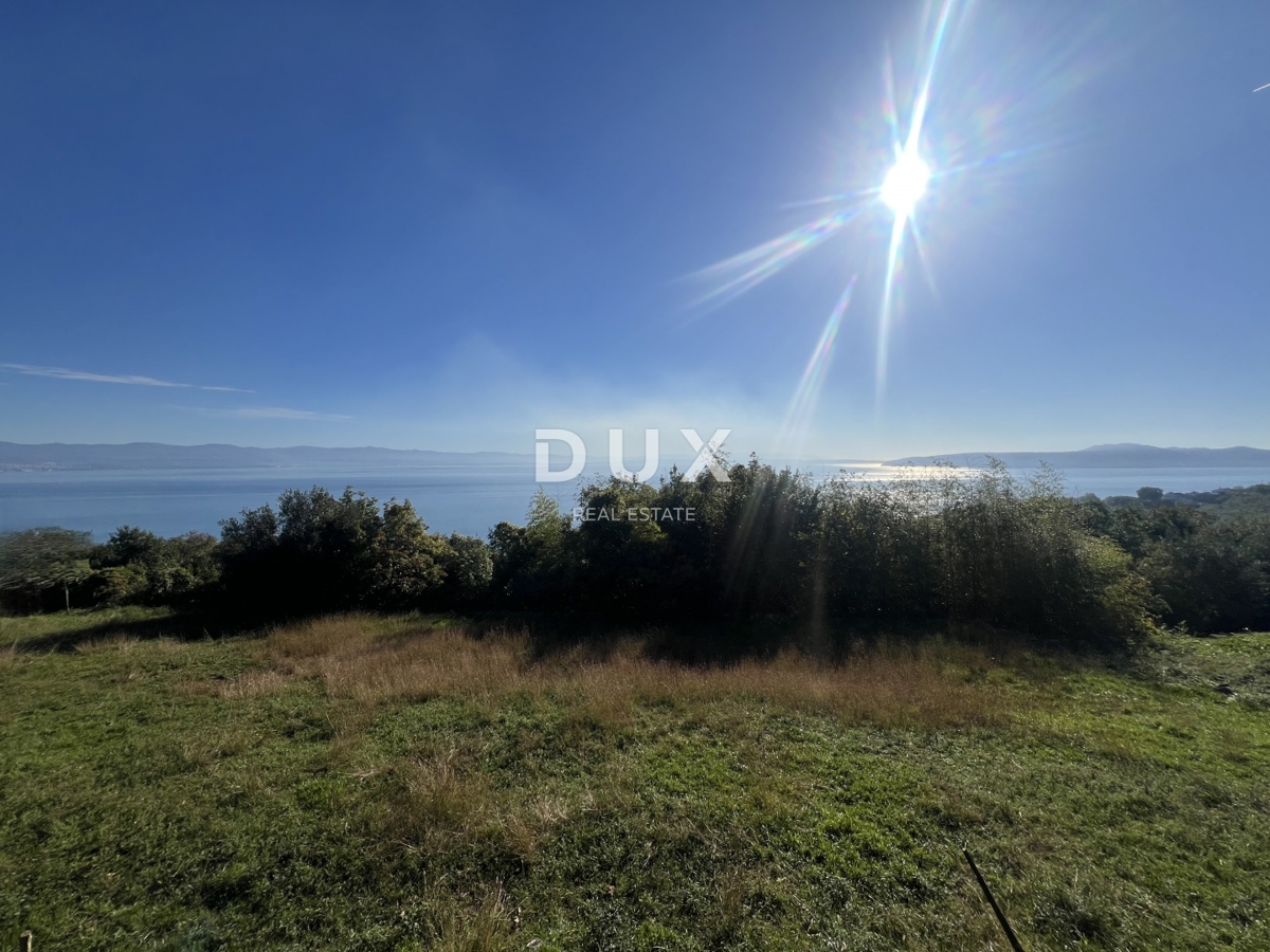 ABBAZIA, LOVRAN, MEDVEJA – terreno edificabile completamente pianeggiante con vista panoramica sul mare