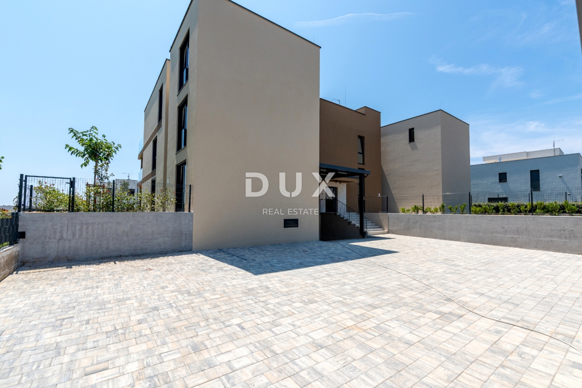 ISTRIA, NOVIGRAD - Confortevole appartamento in un lussuoso edificio di nuova costruzione