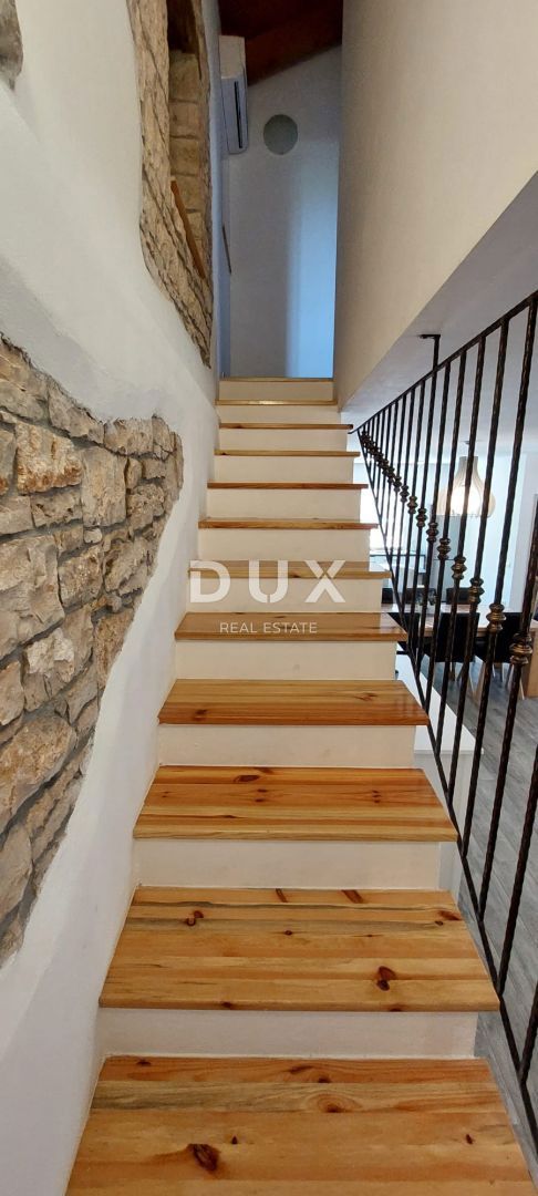 ISTRIA, SVETI LOVREČ – Una villa in pietra autoctona con piscina e 5000 m² di proprietà privata