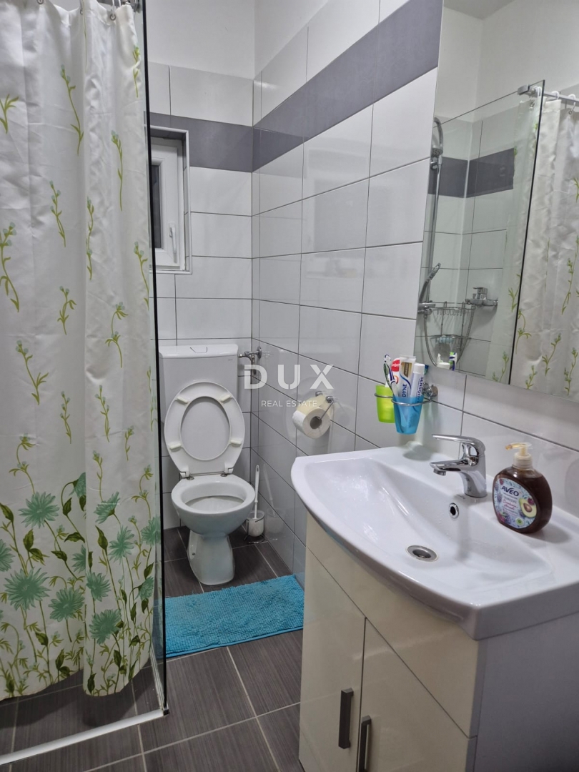 OBROVAC, KARIN - OCCASIONE! Spazioso appartamento a 150 m dalla spiaggia!