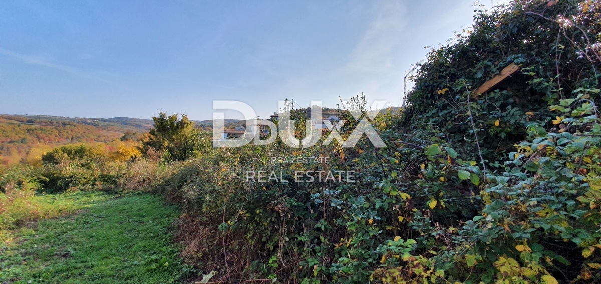 ISTRIA, MOMIANO – Edifici in pietra da ristrutturare con viste suggestive