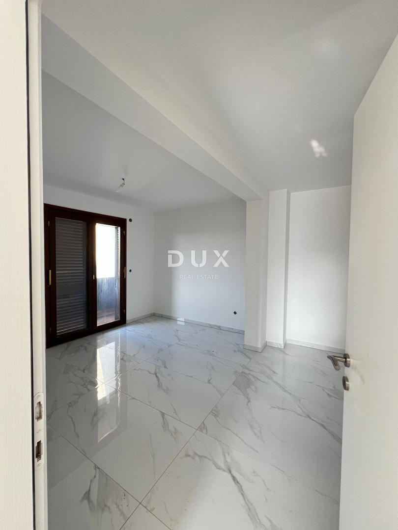 ISTRIA, PARENZO - Bellissimo appartamento ristrutturato in un complesso residenziale per famiglie con giardino e spaziosa terrazza!